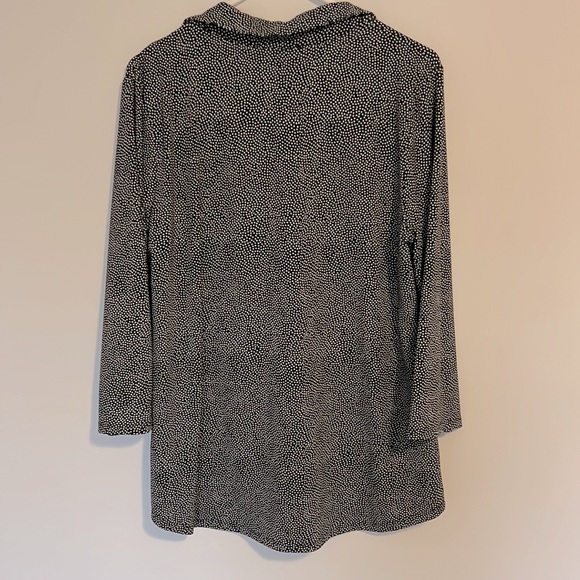 Women’s Blouse - Picture 2 of 4